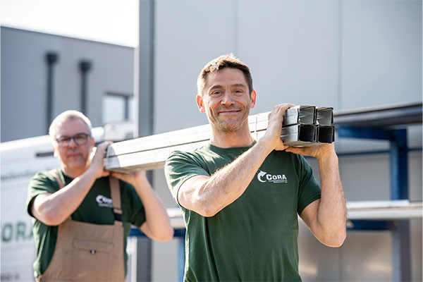 Monteure von Cora Montagegesellschaft für Bauelemente